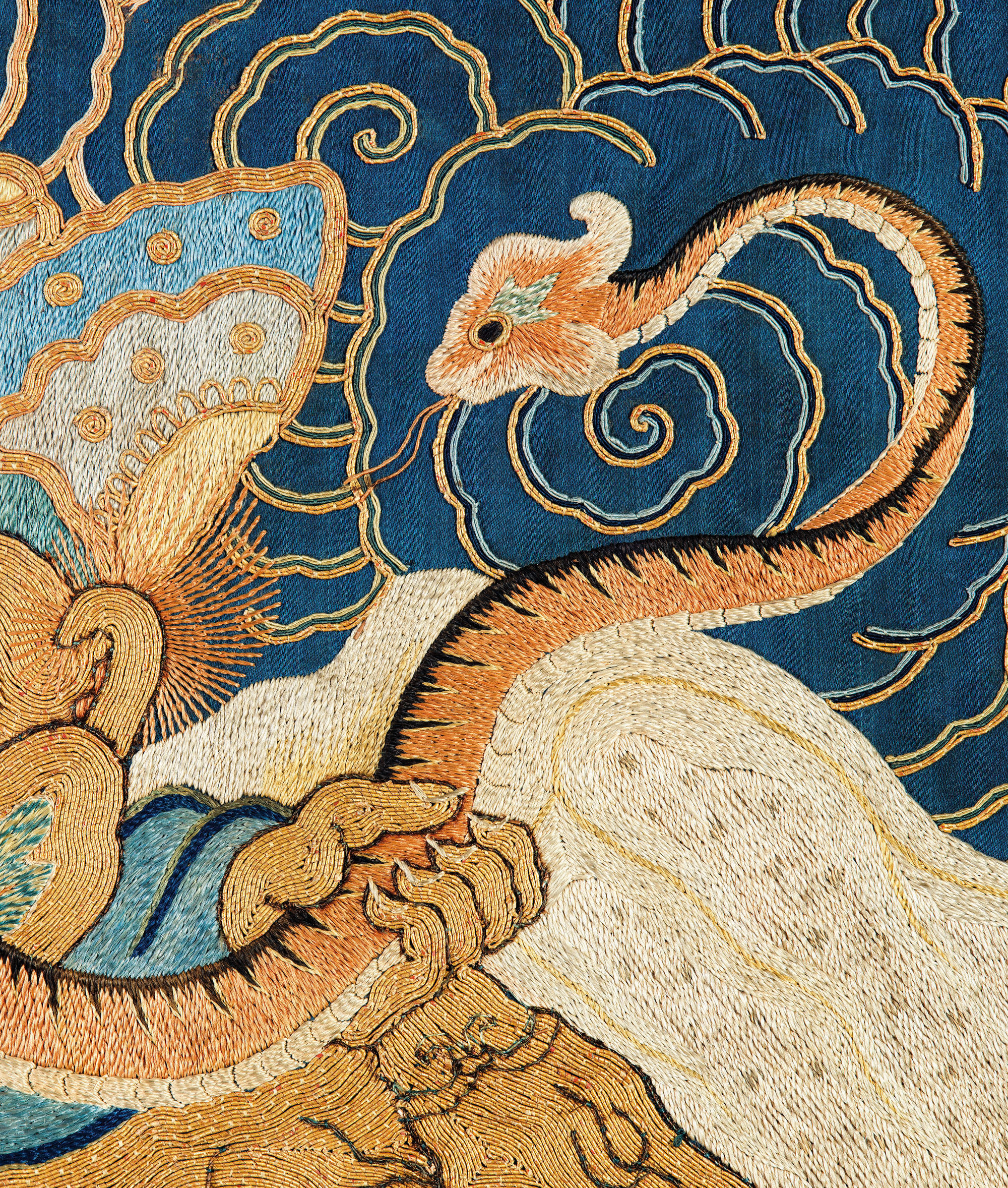 大鹏鸟刺绣 Garuda Embroidery